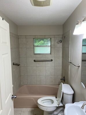 Before and After Walk In Shower Installation in Montgomery, AL (1)