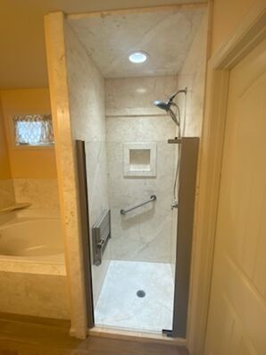 Before and After Walk In Bathtub and Walk In Shower Installation Services in Auburn, AL (4)