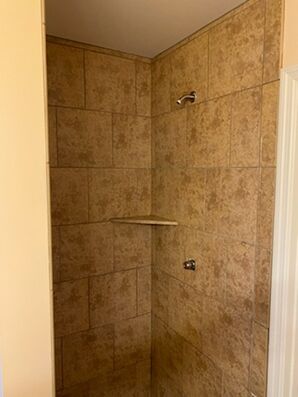 Before and After Walk In Bathtub and Walk In Shower Installation Services in Auburn, AL (3)