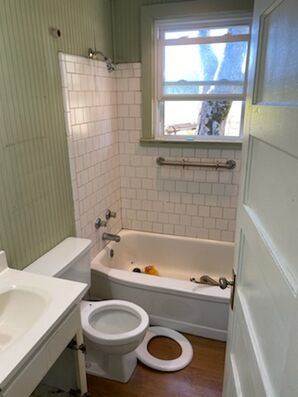 Before & After Bathroom Remodel in Millbrook, AL (1)