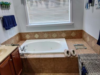 Bathroom Remodel in Tallassee, AL

Built New walls, New Painting, New Tile Flooring, Removed a Garden Tub and converted it over to a Shower, New Vanity, New Plumbing, New Lighting, Removed the Old Shower and converted it to a cabinet area, New Mirrors

(Garrett & Mike) (1)