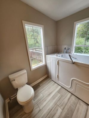 Full Bathroom Remodel in Valley Grand, AL (8)